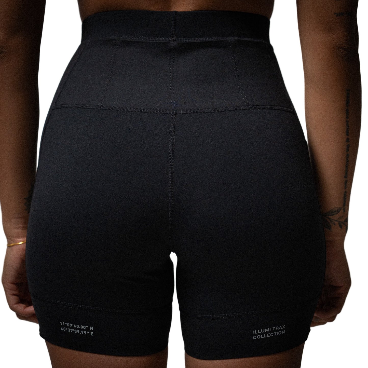 Atlas Collectif - Illumi Trax WMNS Running Half Tights - Black - Women's