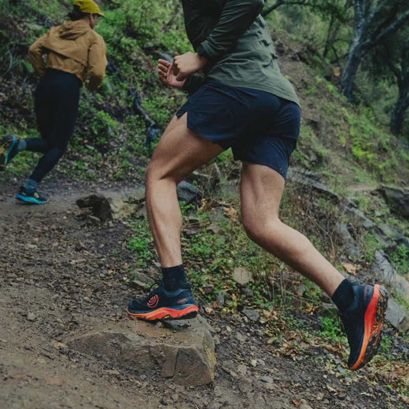 Topo Athletic - Ultraventure 4 - Black/Red - Men's