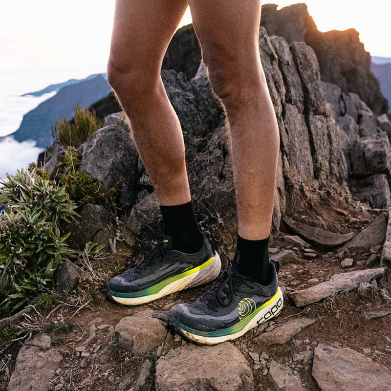 Topo Athletic - Vista - Black/Lime - Men's