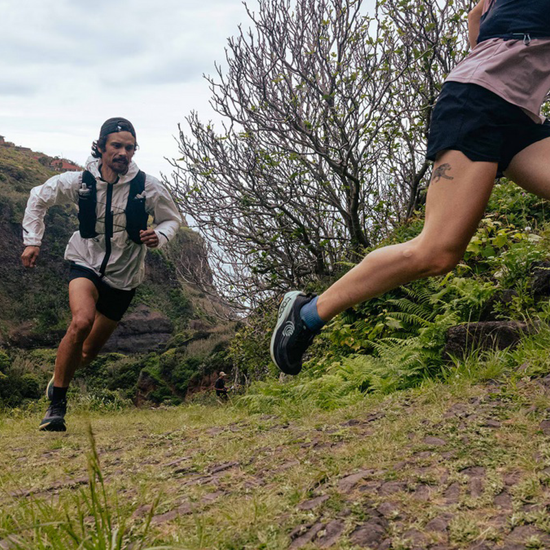 Topo Athletic - Vista - Black/Mint - Women's